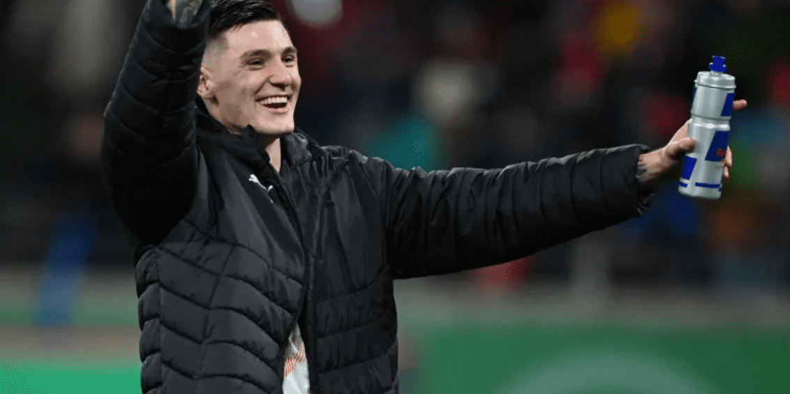 Benjamin Sesko Manchester United complete signing from Leipzig