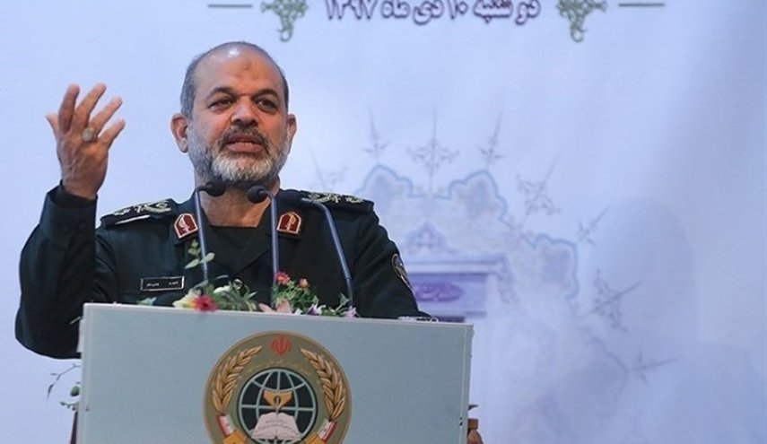 العميد وحيدي لا يجرؤون على نزع سلاح حزب الله