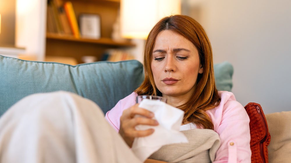 وجد علماء النفس أن النساء أفضل من الرجال في قراءة المرض من وجوههن