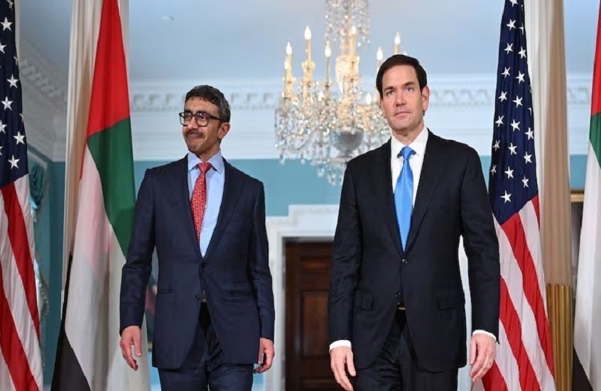 وزير الخارجية الإماراتي يبحث مع نظيره الأمريكي الأوضاع في غزة واليمن وزير الخارجية الإماراتي يبحث مع نظيره الأمريكي الأوضاع في غزة واليمن
