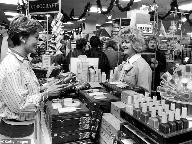 Christmas shopping before Amazon! The 1980s were the glory days of the nations bustling high streets - with Wizzard on loop, Walkmans selling out and dawn queues at Woolies Christmas shopping before Amazon! The 1980s were the glory days of the nations bustling high streets - with Wizzard on loop, Walkmans selling out and dawn queues at Woolies