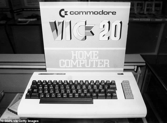 Christmas shopping before Amazon! The 1980s were the glory days of the nations bustling high streets - with Wizzard on loop, Walkmans selling out and dawn queues at Woolies Christmas shopping before Amazon! The 1980s were the glory days of the nations bustling high streets - with Wizzard on loop, Walkmans selling out and dawn queues at Woolies