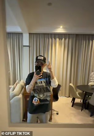 Travellers reveal the unexpected thing they ALWAYS do when checking into a hotel room Nasty Travellers reveal the unexpected thing they ALWAYS do when checking into a hotel room Nasty