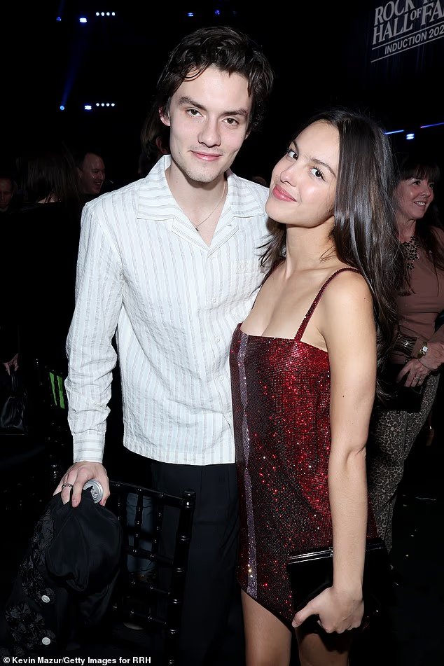 Body language expert says Olivia Rodrigo and Louis Partridges last outing before split seemed performative Body language expert says Olivia Rodrigo and Louis Partridges last outing before split seemed performative