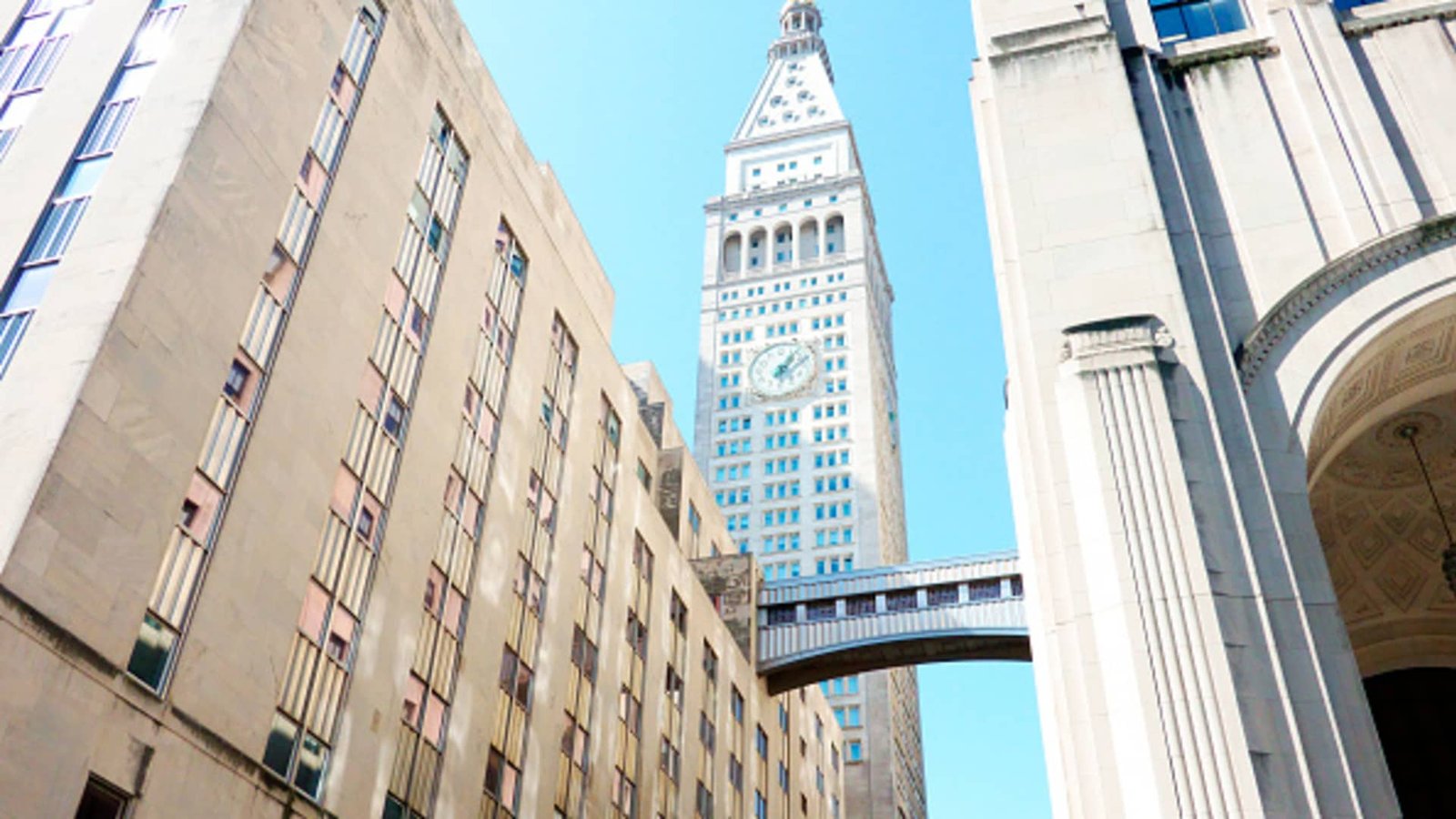 Commercial real estate deal volume drops for first time in nearly 2 years