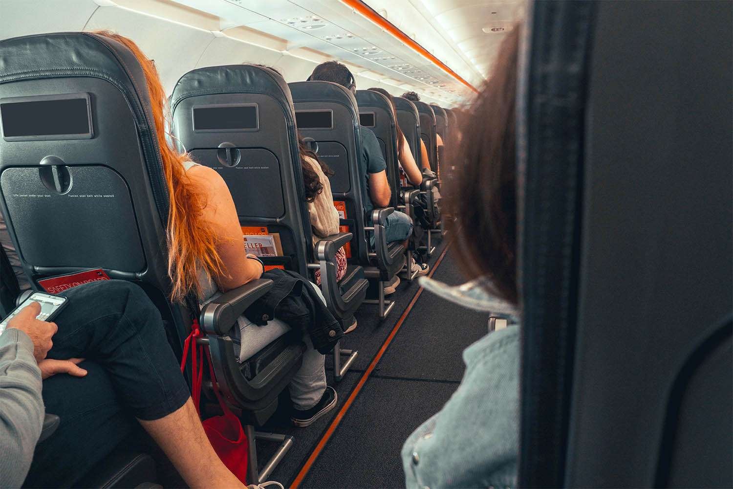 Traveler Caught Cursing at Flight Attendant After Plane Delay in Viral TikTok Traveler Caught Cursing at Flight Attendant After Plane Delay in Viral TikTok