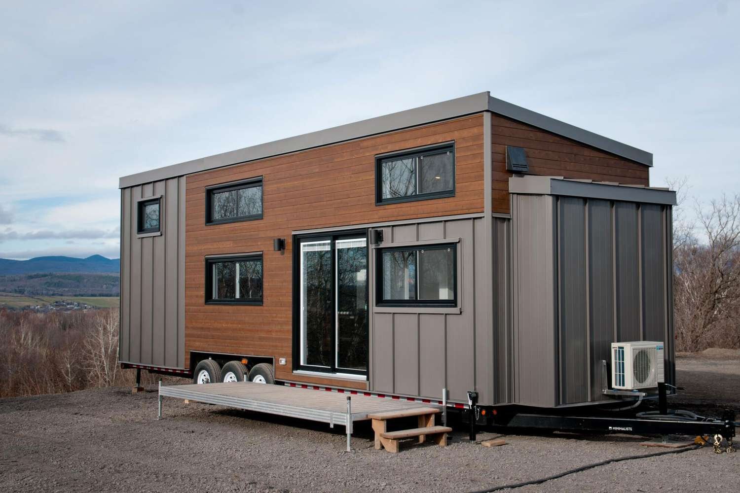 This Tiny Home on Wheels Sleeps 6, and Its Available on Amazon