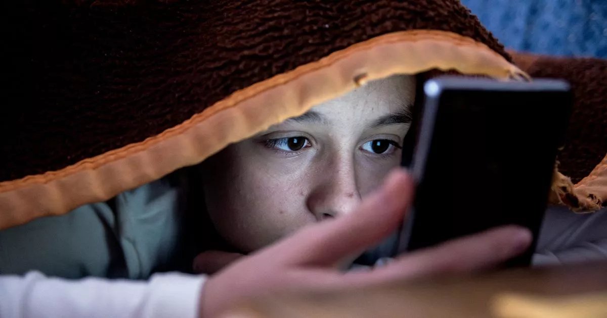 Chilling brain rot warning as kids up until 5am on TikTok and YouTube