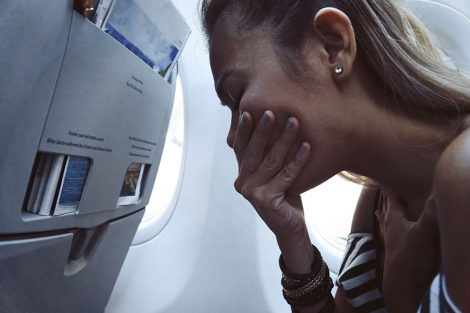 Delta Passengers Sickened Mid-Flight After ‘Unknown Odor or Fumes’ Fill Cabin Delta Passengers Sickened Mid-Flight After ‘Unknown Odor or Fumes’ Fill Cabin