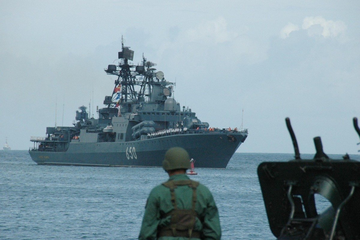 Venezuela has sent military vessels to sea to protect itself from the US