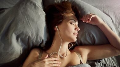Im a neurologist and I will NEVER wear earphones or headphones to bed Dementia risk Im a neurologist and I will NEVER wear earphones or headphones to bed Dementia risk