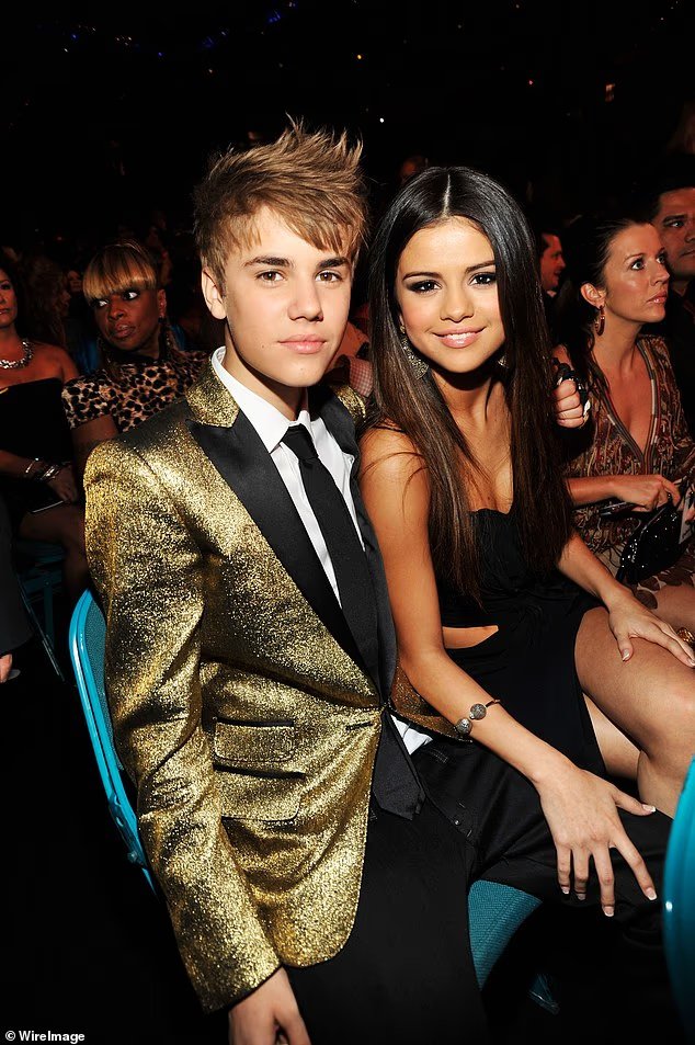 Insider reveals details about Selena Gomez and Justin Biebers breakup as the Daily Mails Uncoupled show explores their tumultuous relationship