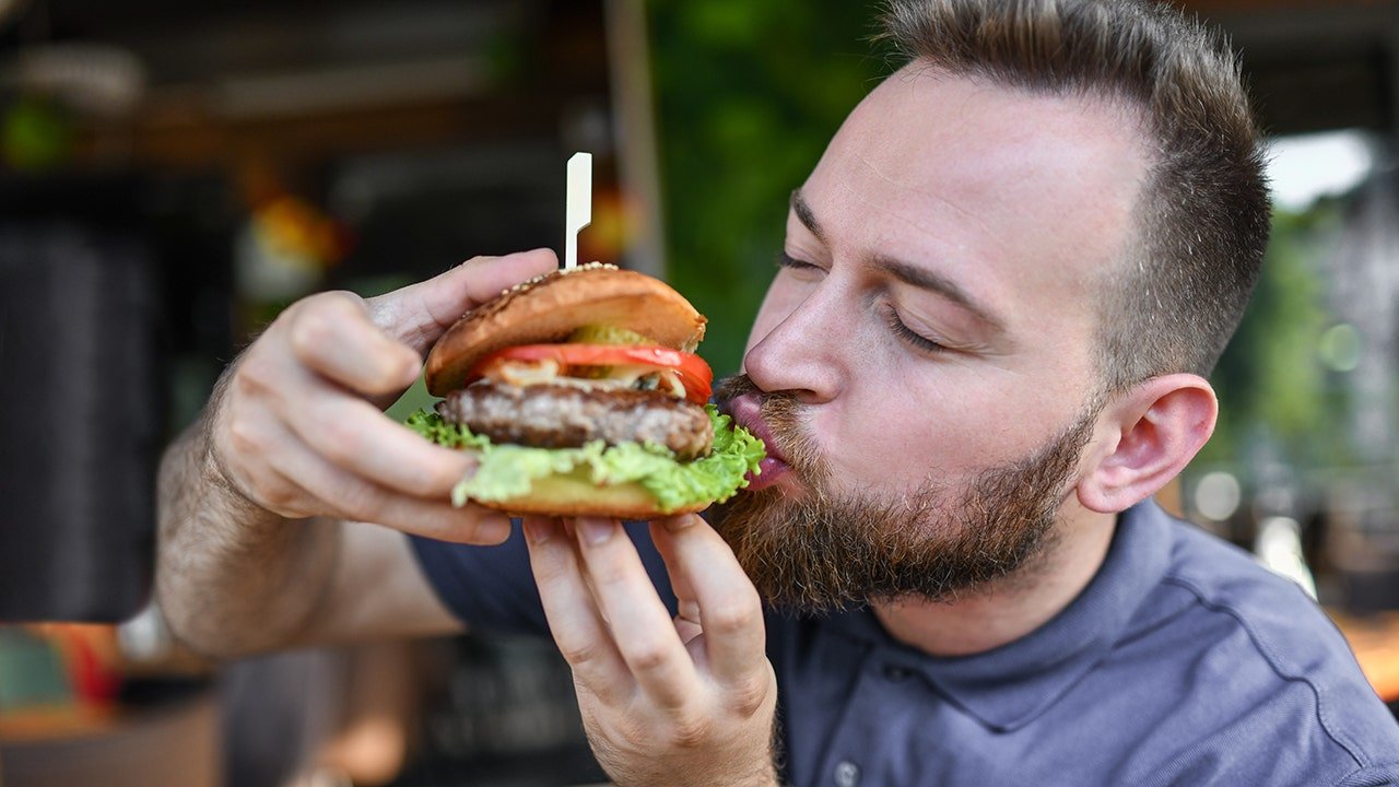Food safety experts avoid these menu items at restaurants heres why