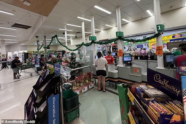 Nostalgic shoppers spot missing checkout feature at old school Woolworths store Its taking me back to 2007