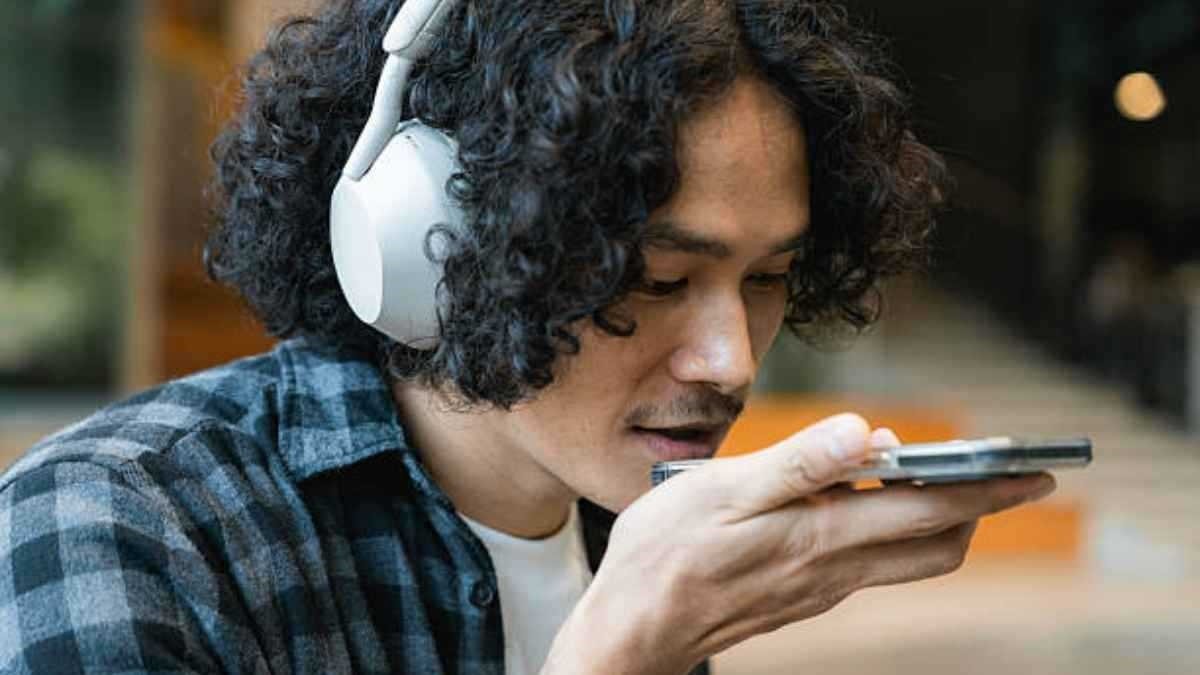 Instant Google Translate using headphones