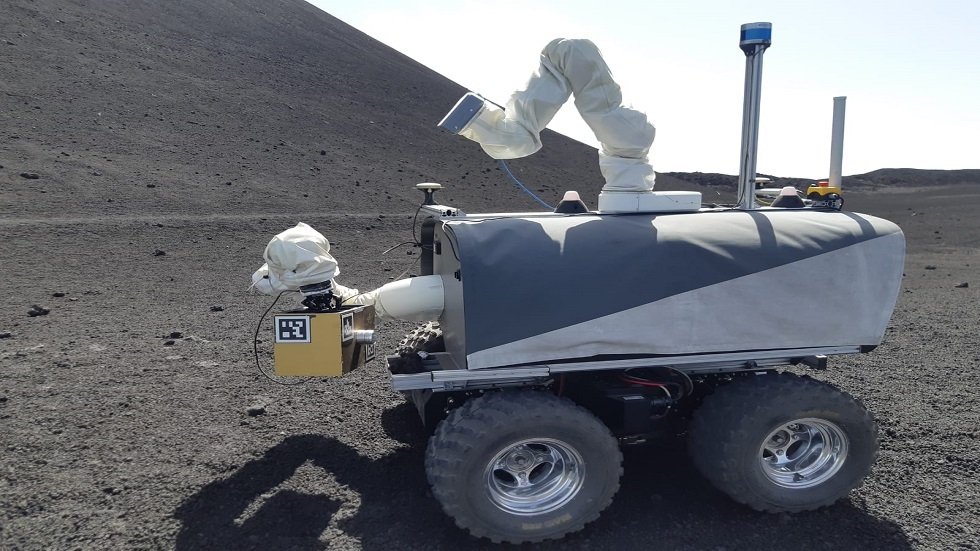 Russia.. Inventing a robot that works without an Internet connection and satellite navigation