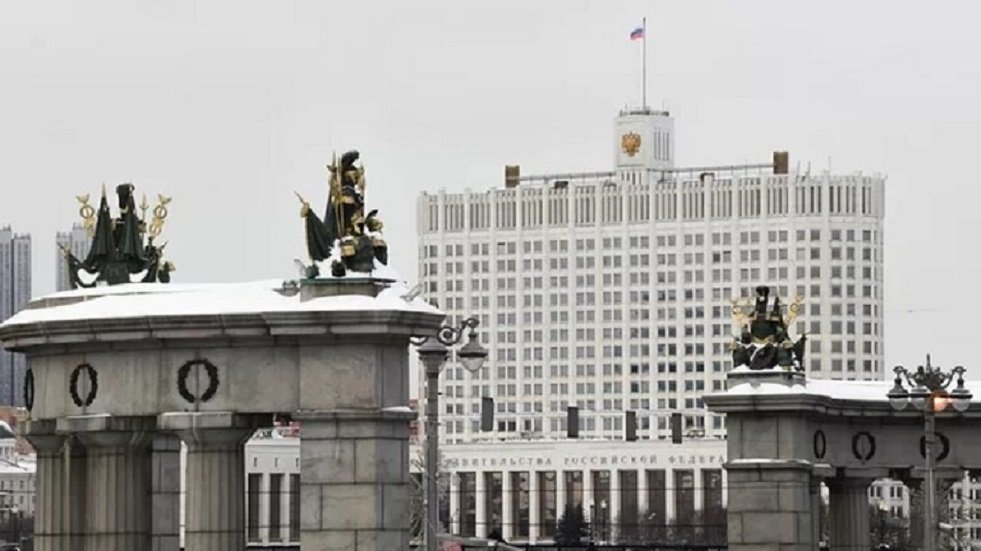 The government allows Roscosmos to negotiate with NASA to extend the joint flight agreement