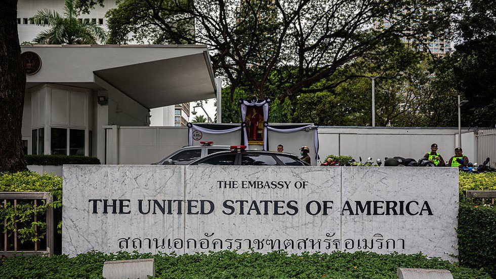 US tech giants advising foreign workers not to leave country media World News