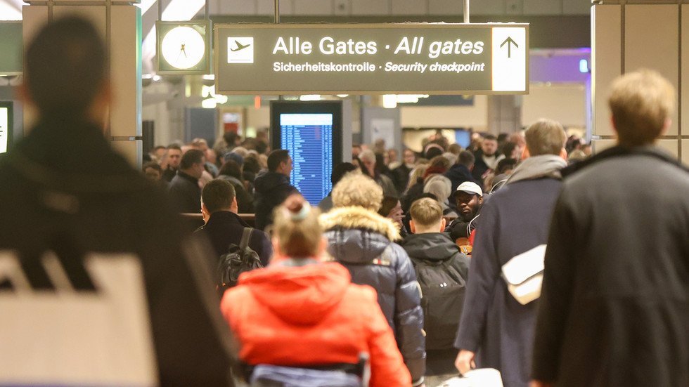 Moscow warns against travel to ‘lawless’ Germany World News