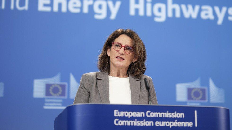 EU should listen to Trump but never bow to his demands European Commission vice-president World News