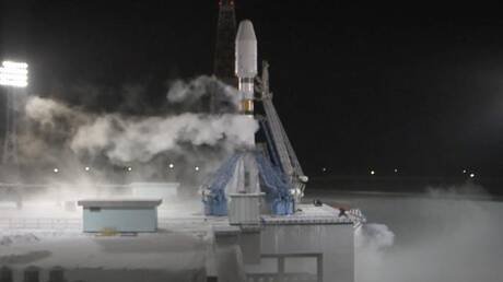 The Russian Soyuz-2.1B rocket succeeds in putting 52 satellites into orbit