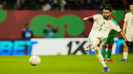 الجزائر تحجز مقعدها في ثمن نهائي كأس أمم إفريقيا الجزائر تحجز مقعدها في ثمن نهائي كأس أمم إفريقيا