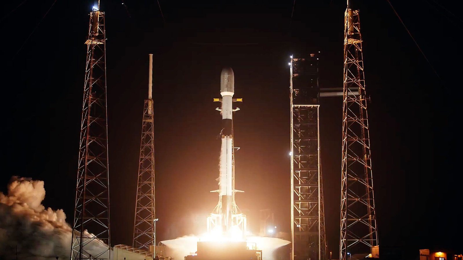 SpaceX Falcon 9 launches 29 Starlink satellites into low Earth orbit from Florida SpaceX Falcon 9 launches 29 Starlink satellites into low Earth orbit from Florida