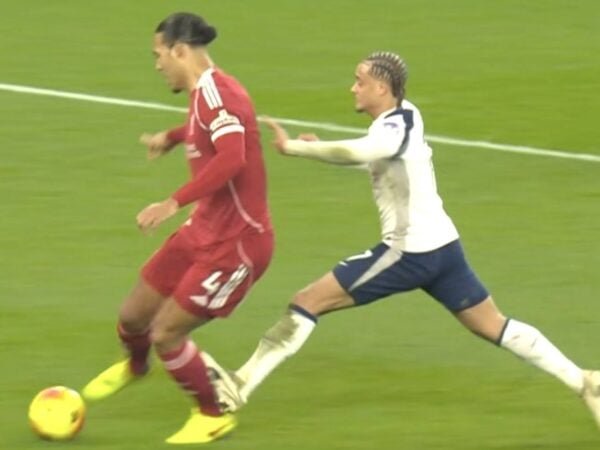 Frank Claims “Game Is Gone” After Simons Red Card on Van Dijk Frank Claims “Game Is Gone” After Simons Red Card on Van Dijk