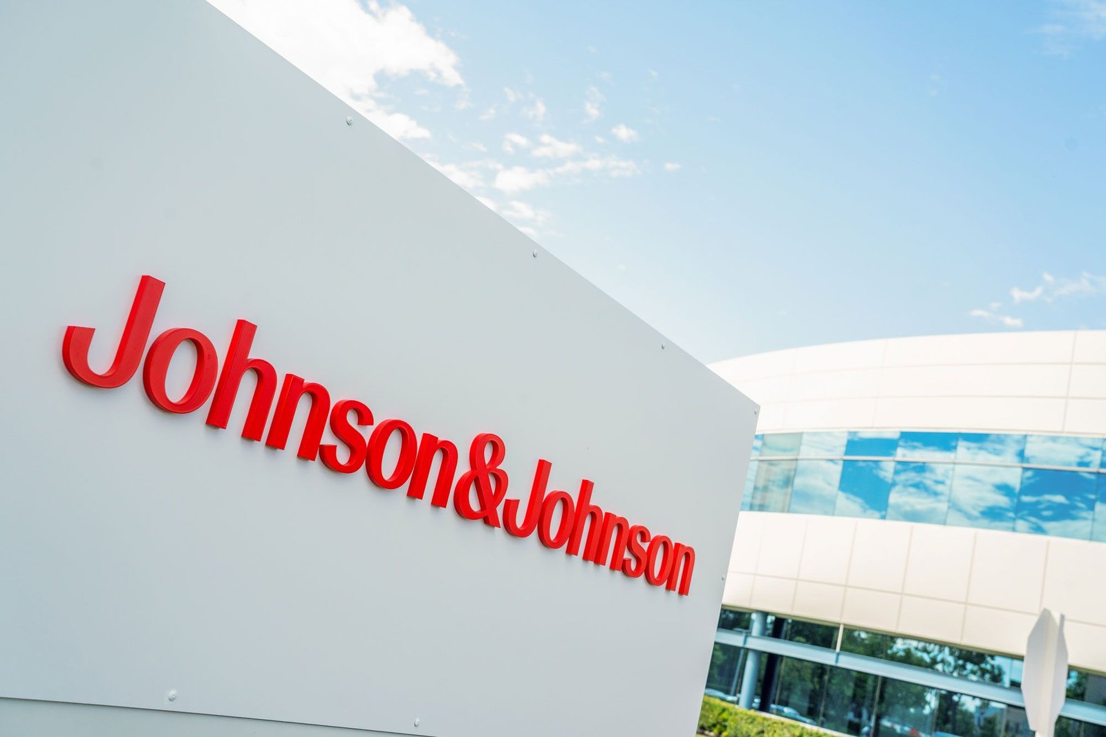 Johnson & Johnson to Pay $65.5 Million to Woman with Cancer Who Used Talcum Powder Johnson & Johnson to Pay $65.5 Million to Woman with Cancer Who Used Talcum Powder
