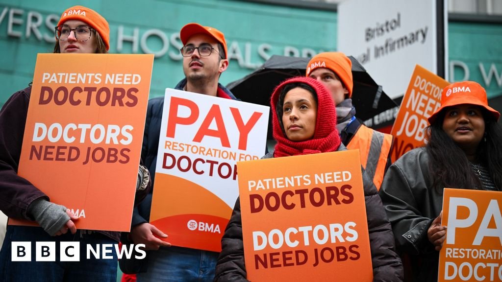 Starmer calls doctors strike dangerous as five-day walkout begins