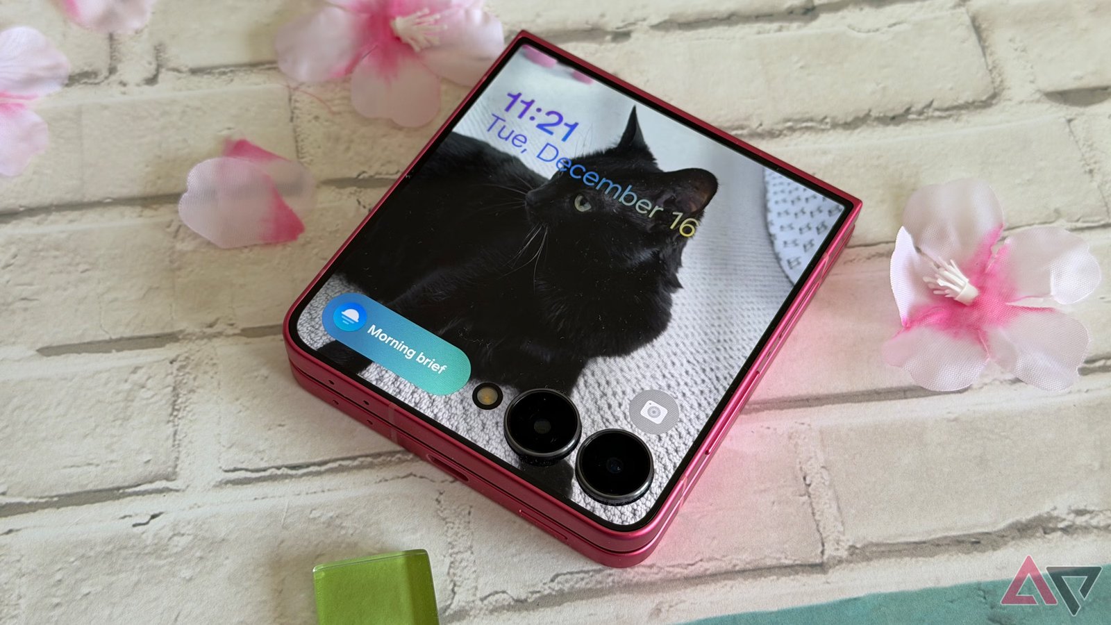 Samsungs Galaxy Z Flip 8 may stick with this bold hardware choice