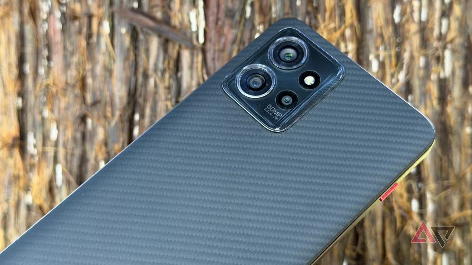 أفتقد هاتف Motorola ThinkPhone، ولهذا السبب أنا متفائل بشأن ما سيأتي بعد ذلك