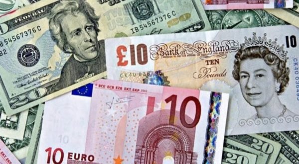الاحتياطيات العالمية من الدولار تتراجع لصالح اليورو والين