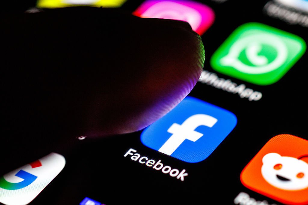 فيسبوك يختبر فرض رسوم على مشاركة الروابط الخارجية عبر منصتها