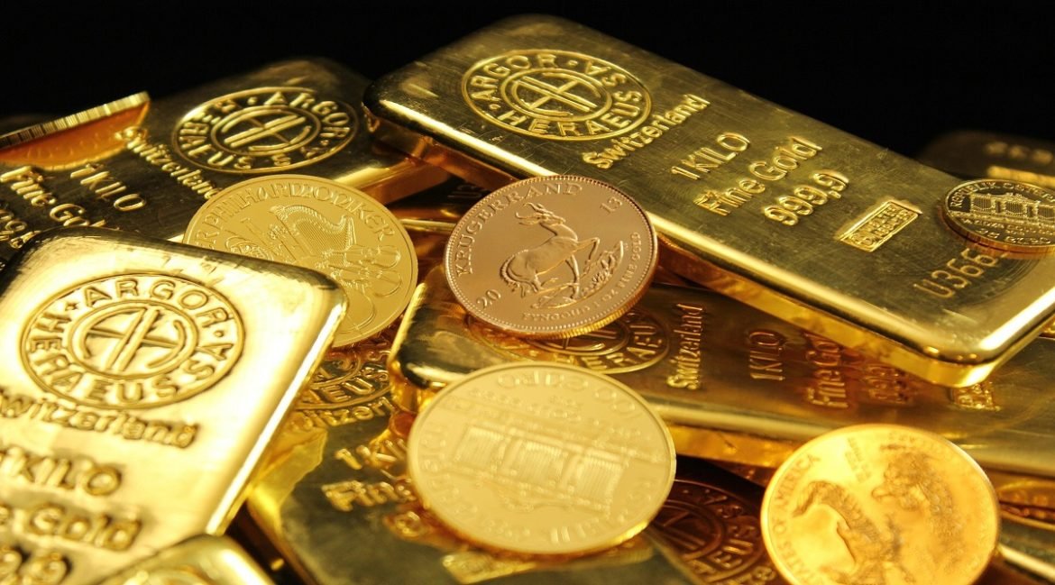 قفزة قياسية للذهب فوق 4400 دولار وسط رهانات على خفض الفائدة
