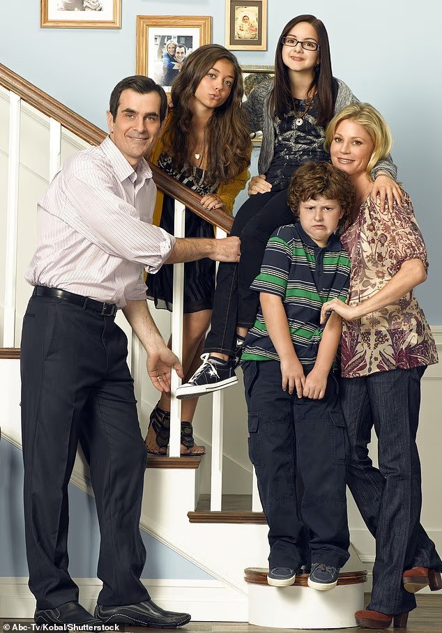Modern Family star Nolan Gould stuns fans with unrecognizable new look at mini cast reunion Modern Family star Nolan Gould stuns fans with unrecognizable new look at mini cast reunion