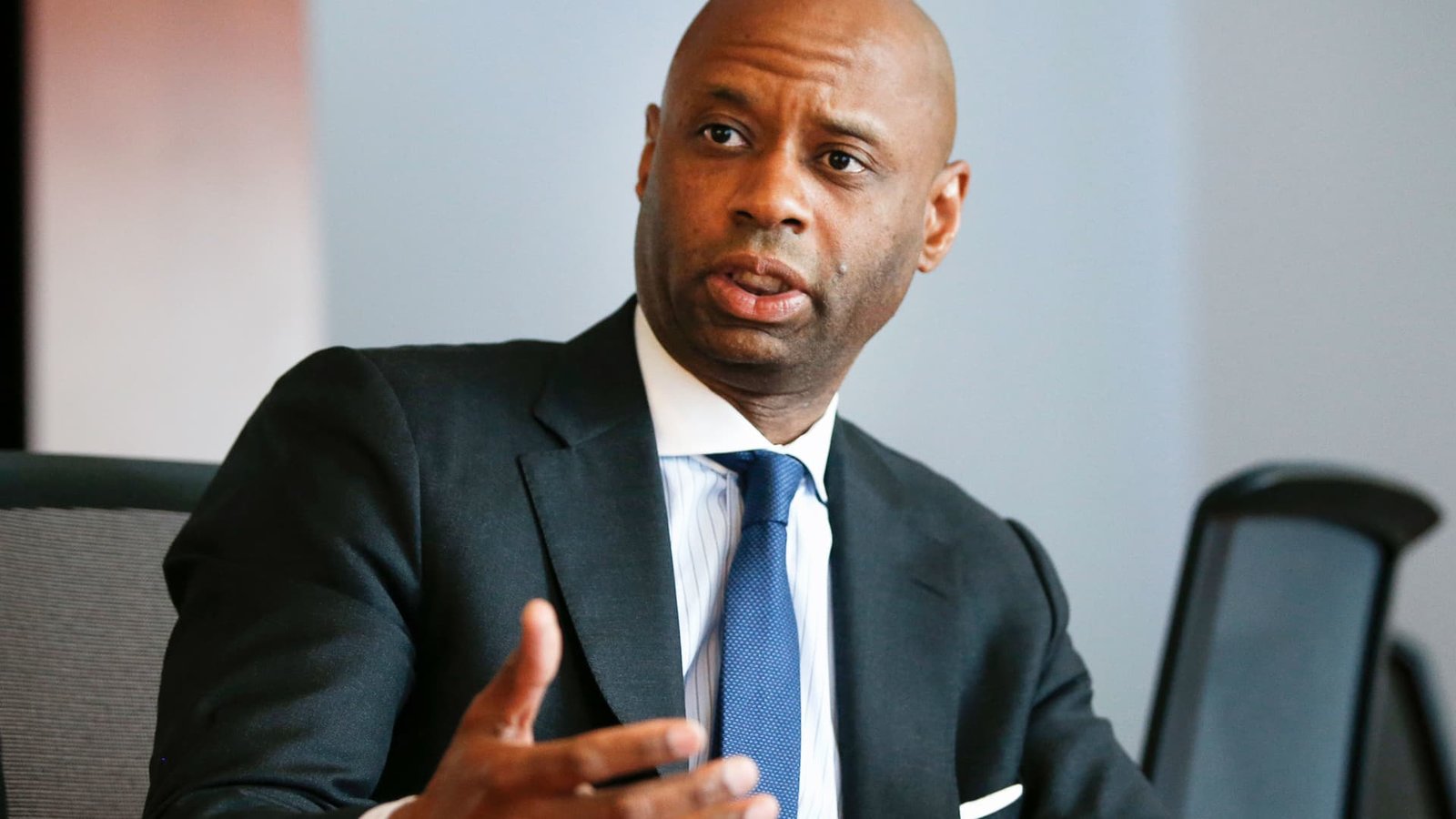 Banks wager they can fend off price controls Banks wager they can fend off price controls