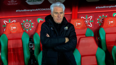 وزير الرياضة الجنوب إفريقي يهاجم مدرب منتخب بلاده هوغو بروس ويعتذر للمغرب