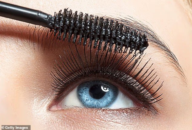 The real reason why your mascara clumps – and its nothing to do with the product