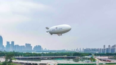 The first tourist airship was launched into the sky in China video