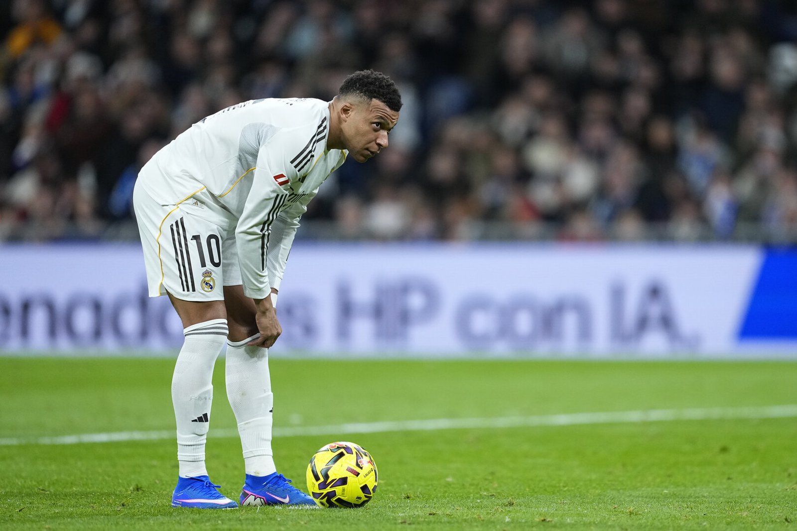 A shot that ignites controversy.. Mbappes behavior after Real Madrids loss in the Spanish Super Cup opens the door to criticism