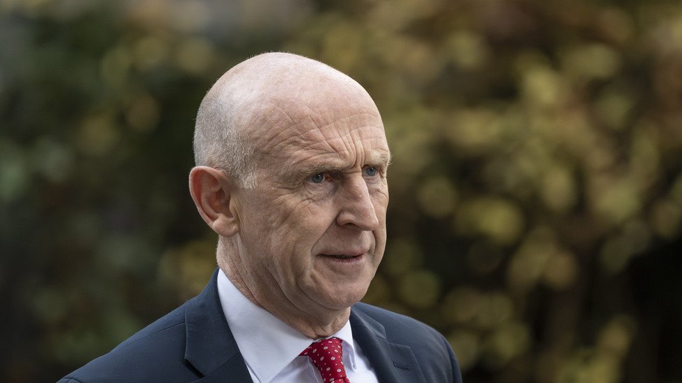 UK defense secretary names world leader he’d like to kidnap World News