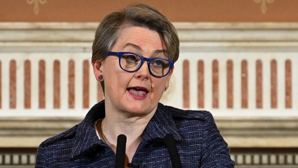 UK urges Western Europe to arm Ukraine instead of talk to Russia World News