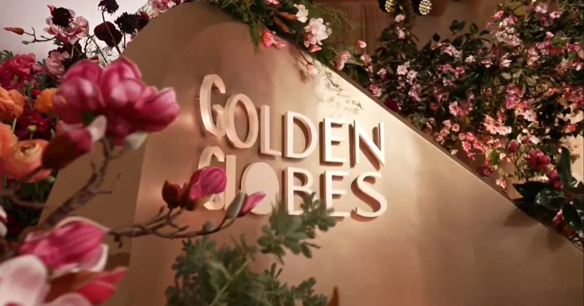 Behind-the-scenes from the red carpet at the Golden Globes Behind-the-scenes from the red carpet at the Golden Globes