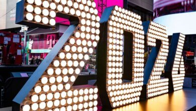 Whos performing at tonights Times Square ball drop for New Years Eve 2026?
