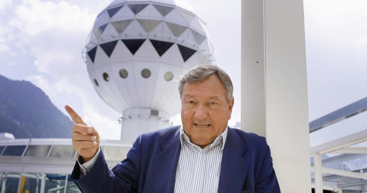 Erich von Däniken, Chariots of the Gods? author, this at 90