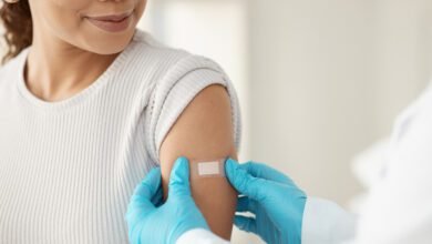 أثبت العلماء أن التفكير الإيجابي يمكن أن يعزز الاستجابة المناعية للقاحات
