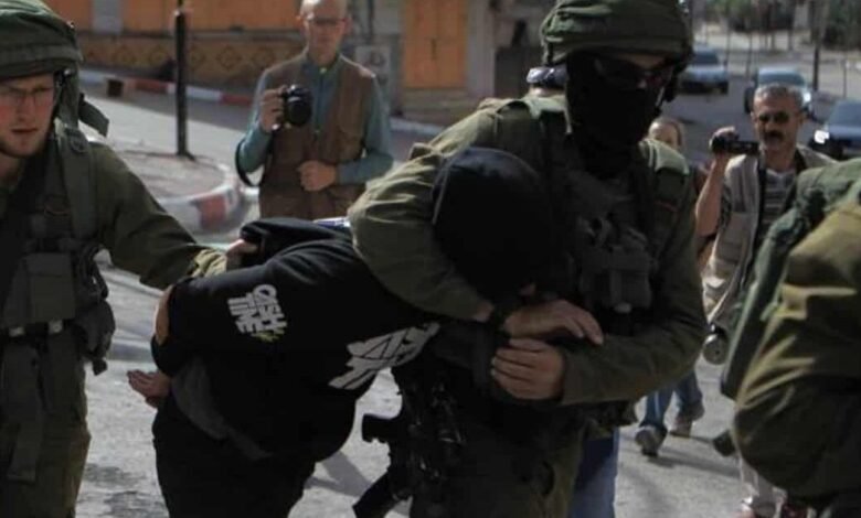 شهود لرويترز: مستوطنون حاصروا منزلاً في قُصرة والجيش تدخل