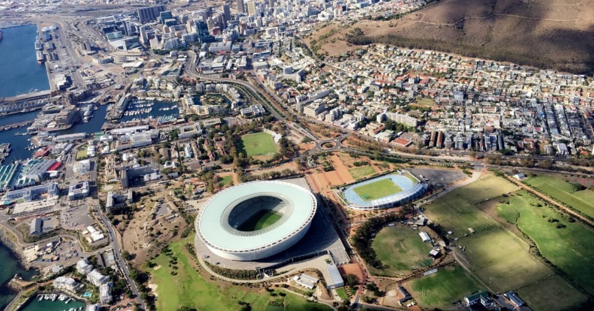 منتخب جنوب أفريقيا يعلن تعديلين في التشكيلة الأساسية قبل المباراة مع نيوزيلندا - صورة مميزة صورة مميزة: منتخب جنوب أفريقيا يعلن تعديلين في التشكيلة الأساسية قبل المباراة مع نيوزيلندا